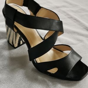 High heel sandals with zebra pattern